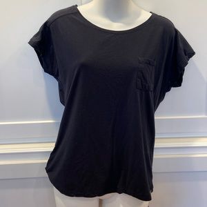 EUC Eddie Bauer Outdoor navy pocket T-shirt